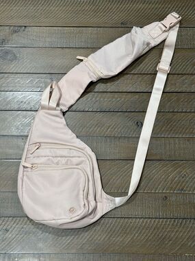 Gaiam Festival Sling Bag - Light Pink